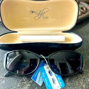 NWT In Style Eyes sunglasses with 1.25 readers on bottom of lenses